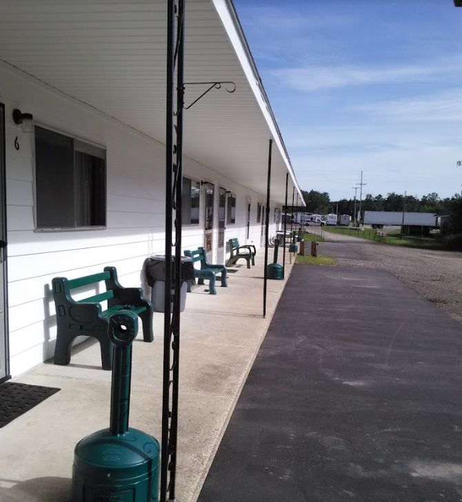 Anns Water-N-Woods Motel (Sun & Sand Motel) - From Web Listing (newer photo)
